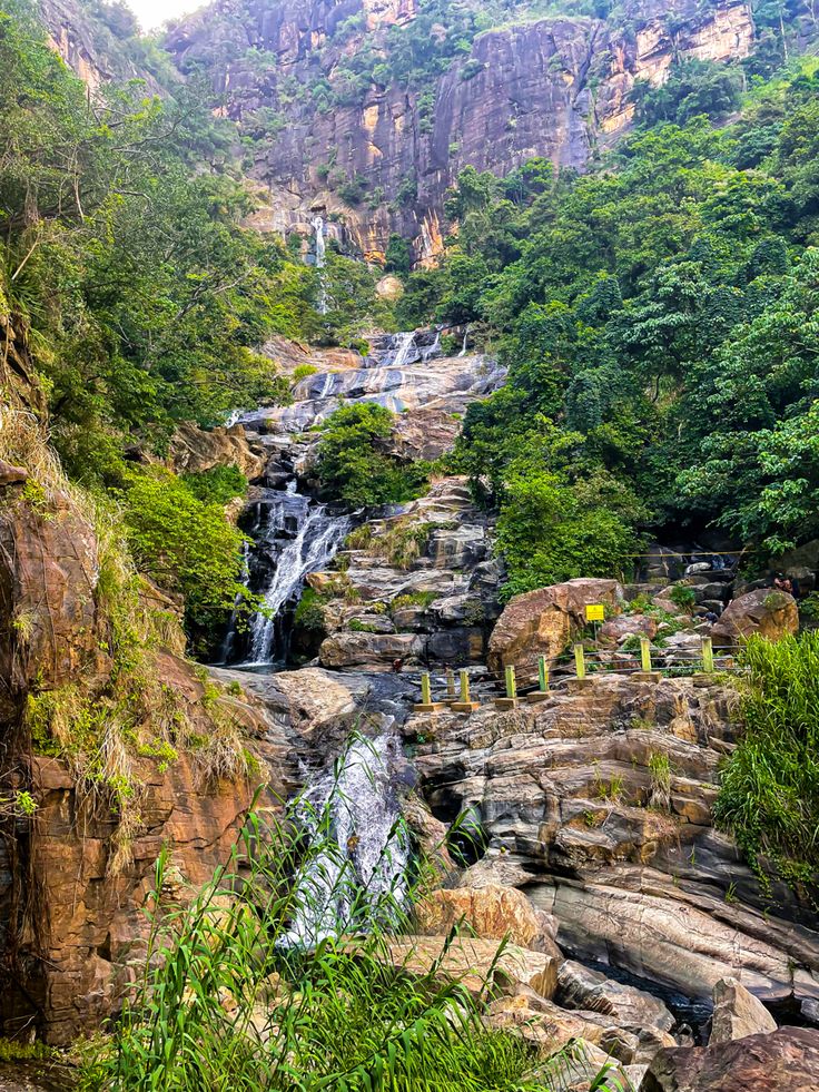 Ravana Ella Waterfall (Bambaragala Falls)