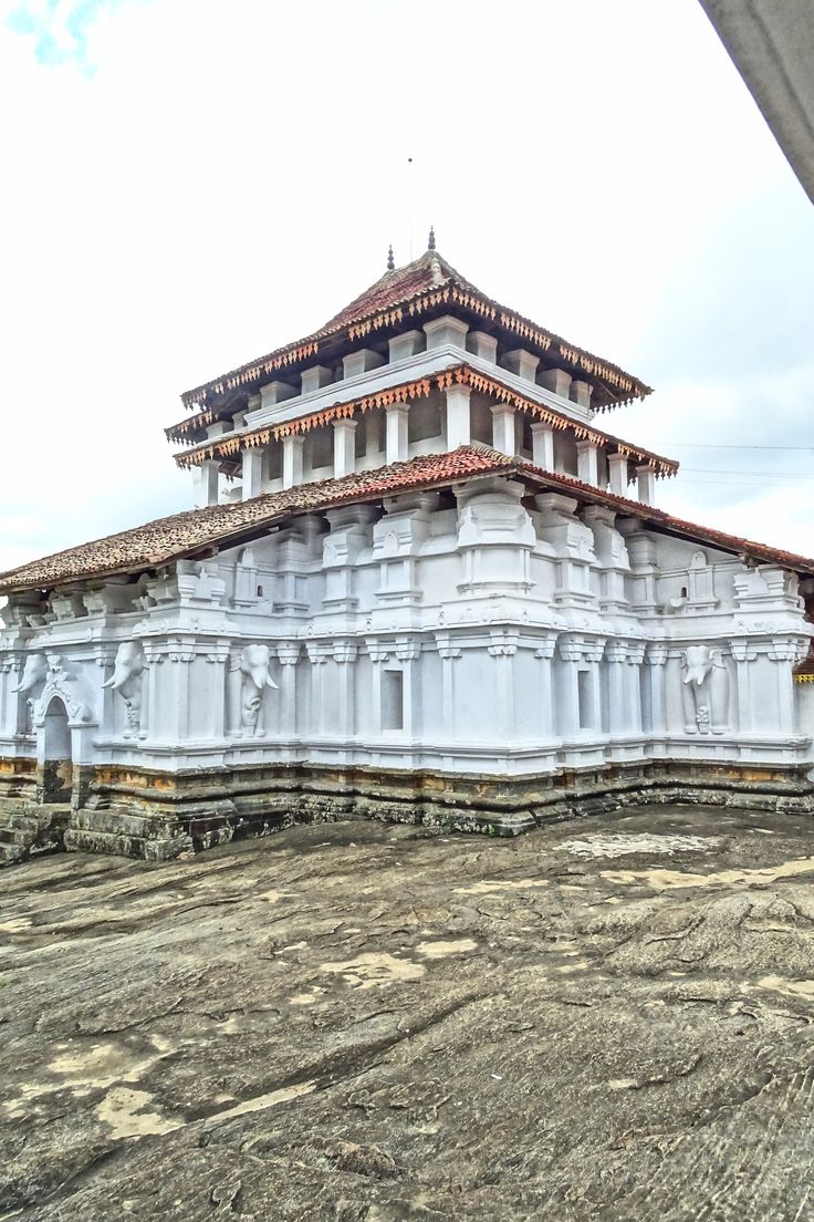 Lankatilaka Temple
